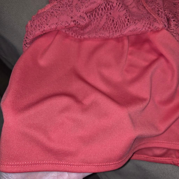 Fire Los Angeles Cold-Shoulder Crochet Berry Color Dress Size Medium - Picture 9 of 9